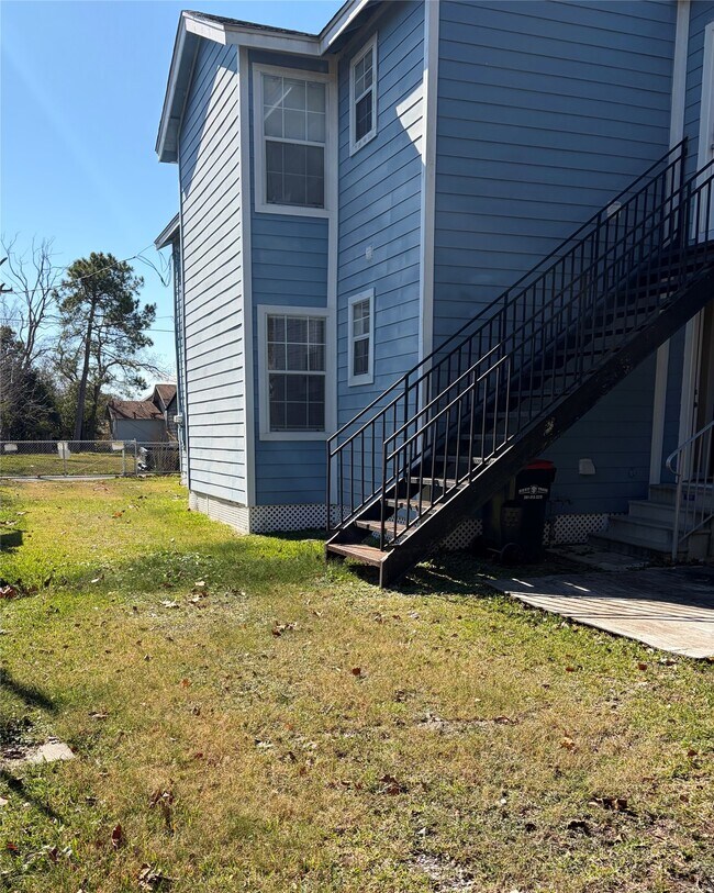 Photo - 308 W James Ave