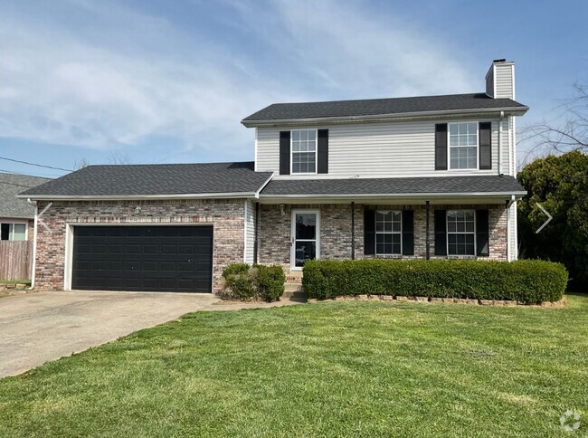 Building Photo - 3 Bedroom 2 Bathroom Home with Fenced in B...