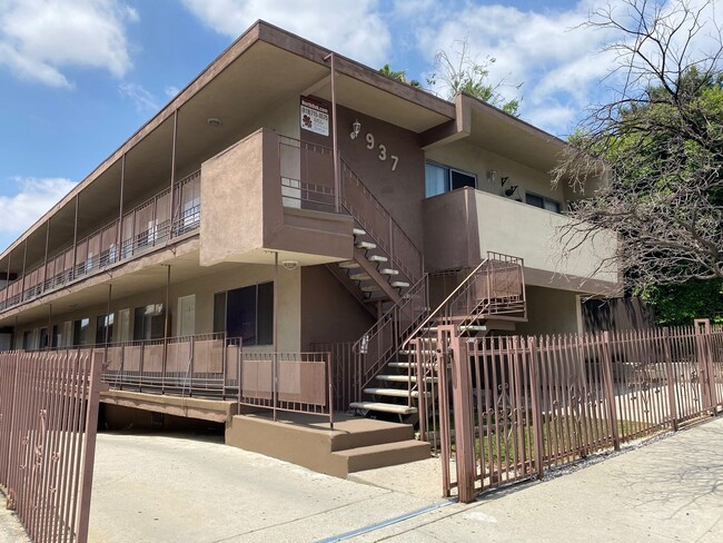 Building Photo - 937 Hype Rental