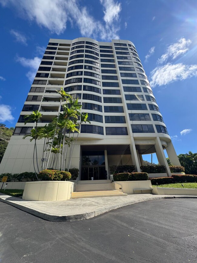 Building Photo - Available now | A 2 Bedroom, 2 Bathroom Condo with 2 assigned parking stalls at The Plaza Hawaii Kai Unit 205