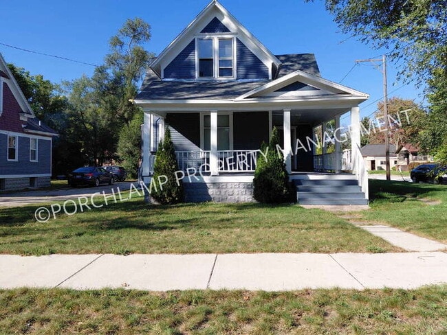 Building Photo - 668 Amity Ave Unit #2