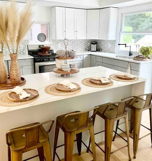 Photo - 355 Lake Ave