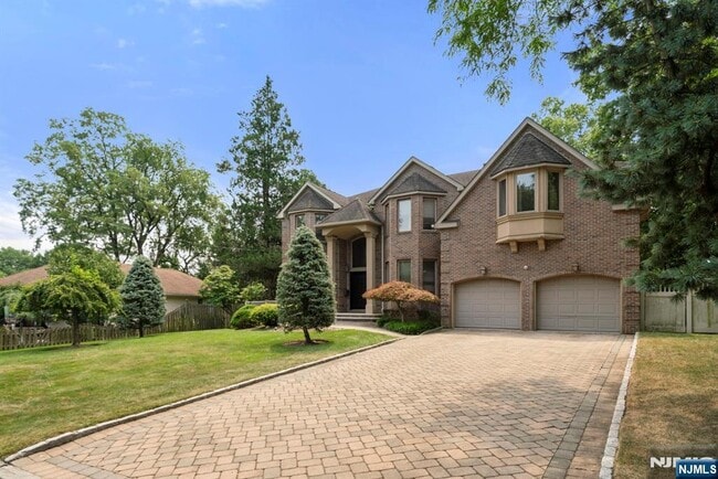 Photo - 325 Cooper Pl