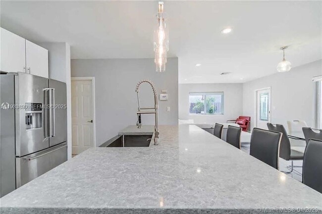 Photo - 1731 NE 172nd St