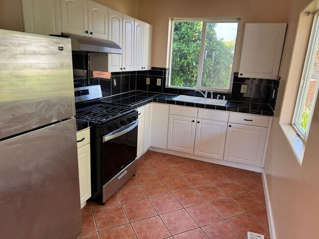 Photo - 8027 Ney Ave Apartamento Unidad 1