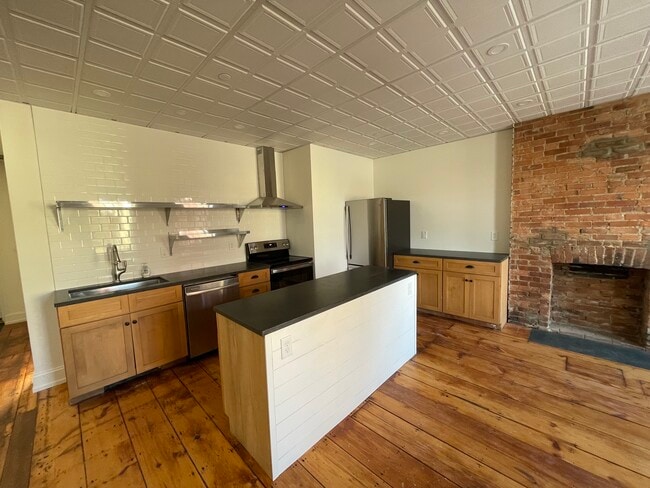 Photo - 226 Mill St