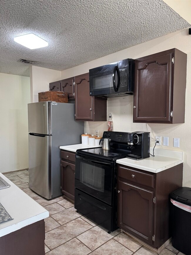 Photo - 605 Atlanta Dr