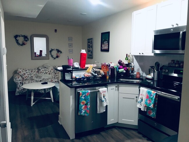 Photo - 2844 W Stiles St Unidad 2A