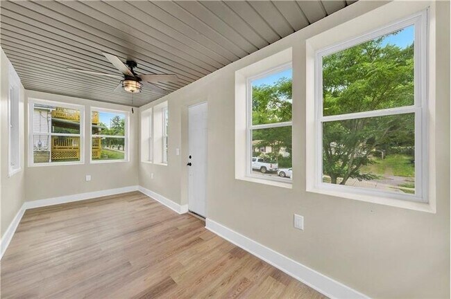 Photo - 2332 Cooledge Ave