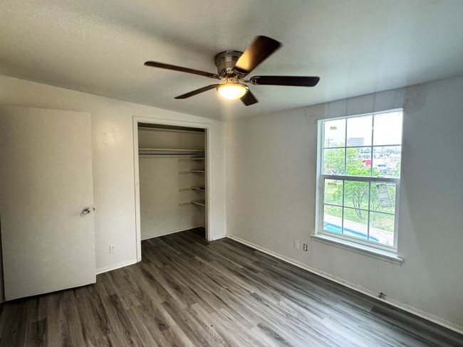 Photo - 218 Halbart Dr