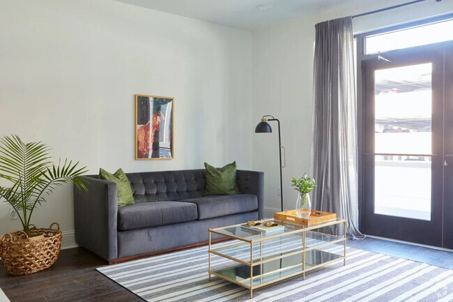 Building Photo - 301 St Charles Ave Rental