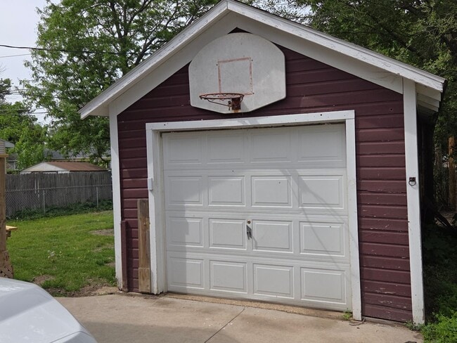 Photo - Handicap Accessible with 4 Bedrooms + Bonus Room & 2 Full Baths (Month-to-Month leases only)