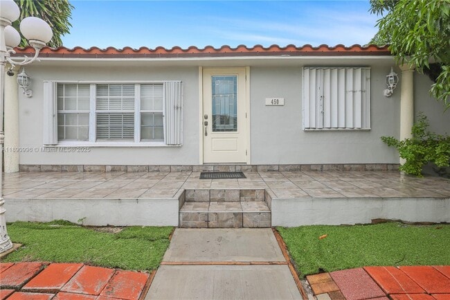 Photo - 450 NW 40th Ct
