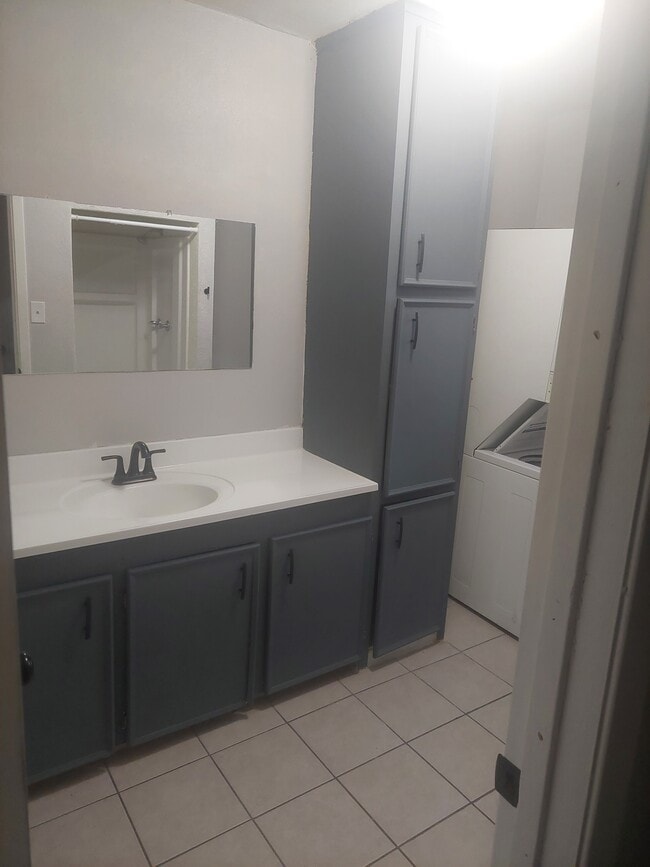 Photo - 2241 Gumwood Ave