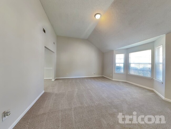 Photo - 2720 Rambling Way