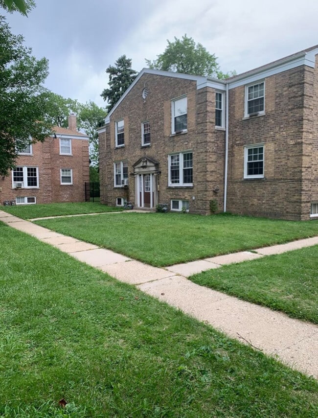 Building Photo - 4264 W Nelson St Unit 2