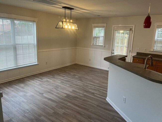 Photo - **Quaint 4/2.5 in Raleigh**