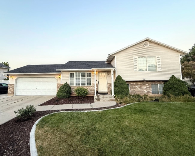 Photo - 1129 S 1660 E House