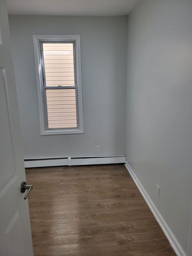 102 Evergreen St Unit 2R
