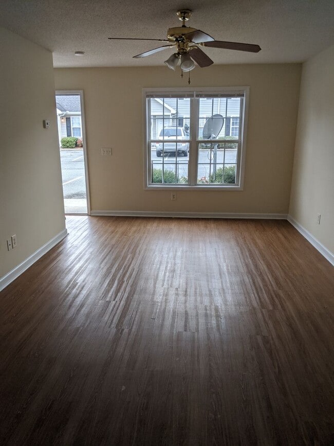 Photo - Two bedroom, 1.5 townhouse in Graham (Park... Unit O