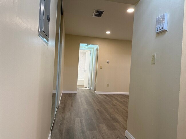 Photo - 52 Shrewsbury Green Dr Apartment Unit D