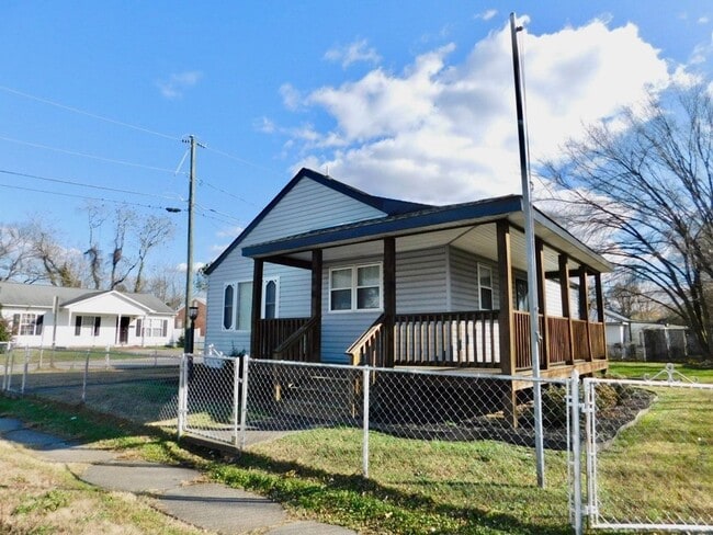 Photo - 818 E Washington St