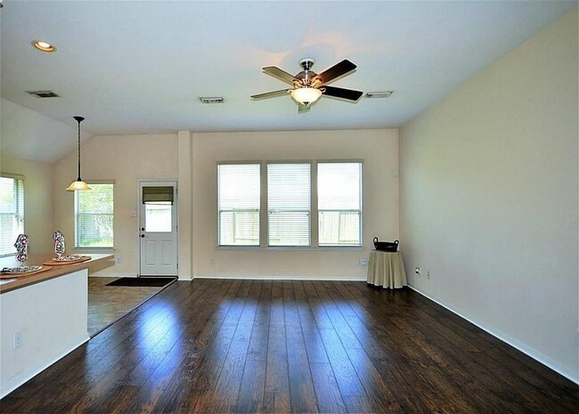 2608 Courtyard Ln