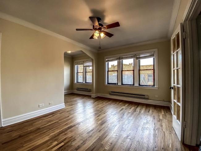 Building Photo - 4735 N Hermitage Ave Unit 4737-409