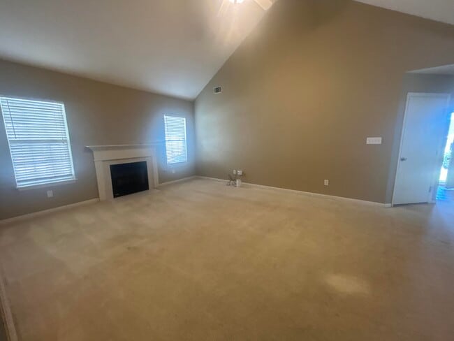 Photo - 421 Connemara Trail