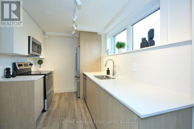 Photo - 1450 Avenue Rd Unité 1