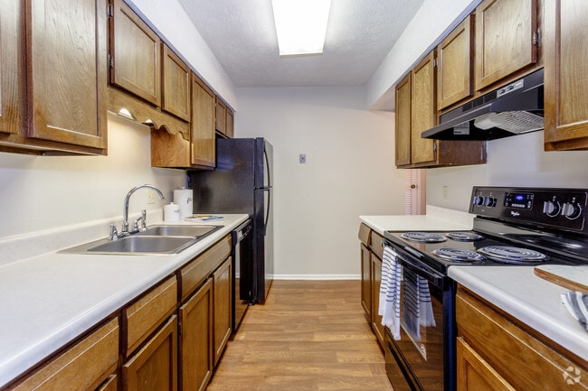1BR, 1BA - Model - Club at Highland Park Apartments
