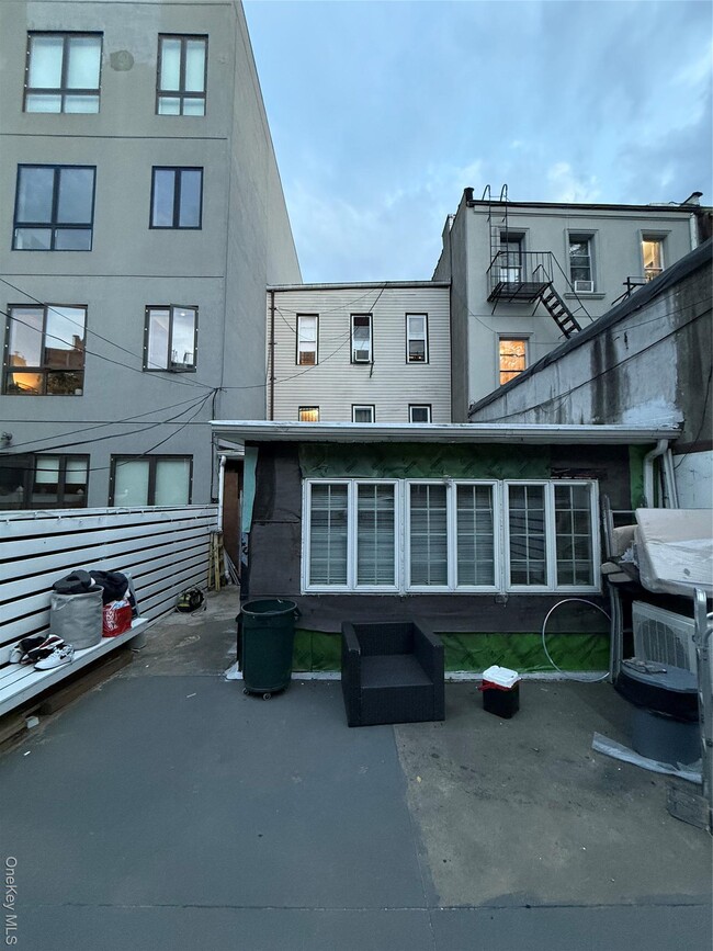 Photo - 727 Decatur St