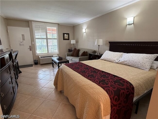 Photo - 2555 Tamiami Trail N Unit 238
