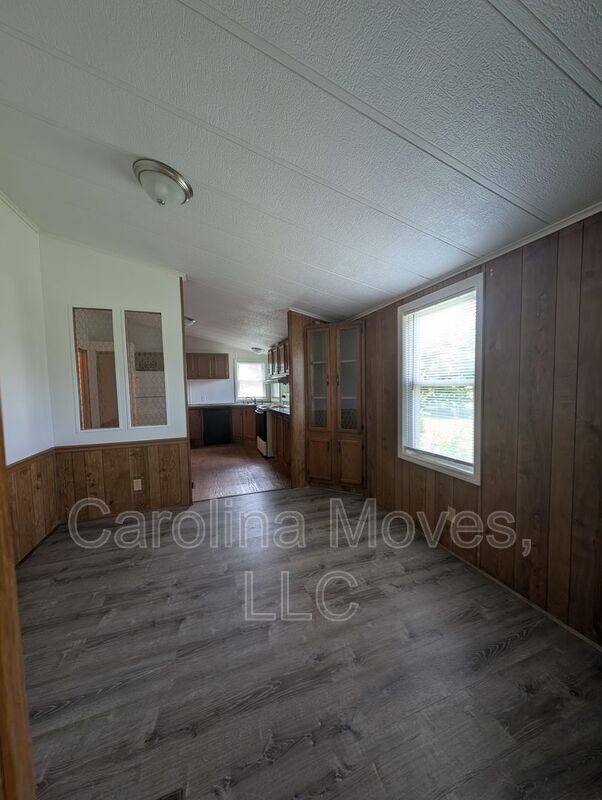 220 Farrs Rd