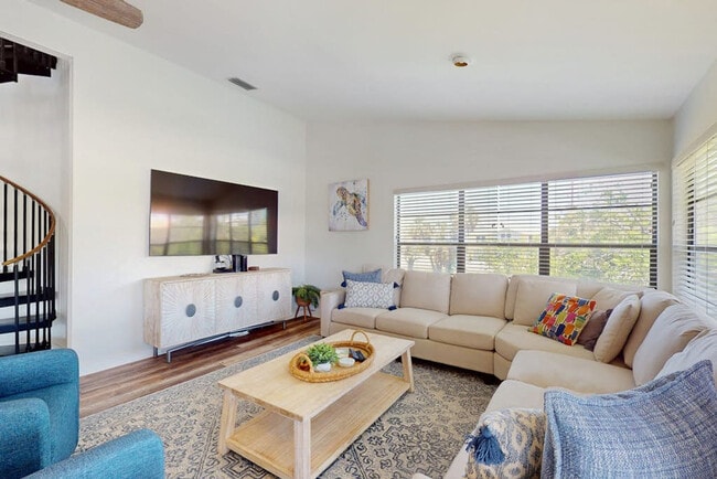 Building Photo - 525 Loquat Dr Unit SI ID1591342P