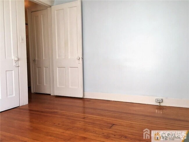Building Photo - 207 Woodbridge Ave Rental