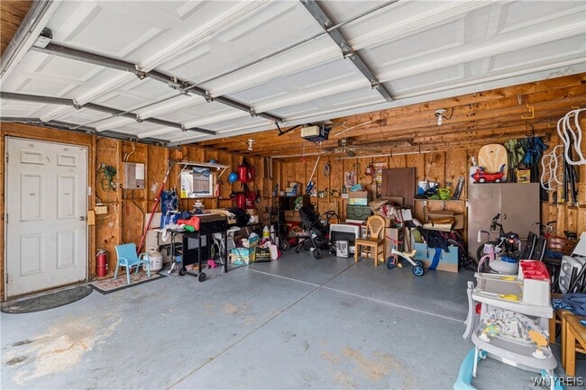 Photo - 136 Mapleview Rd