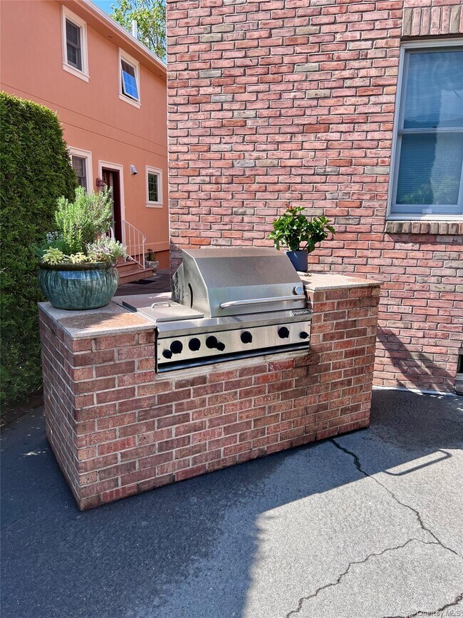 Photo - 157-24 20th Rd