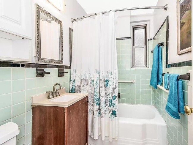 Photo - 5601 Riverdale Ave