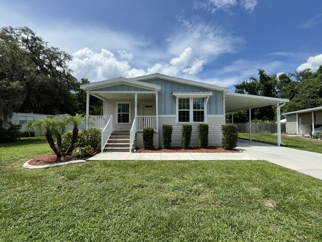 Photo - 115 Poinsettia Dr House