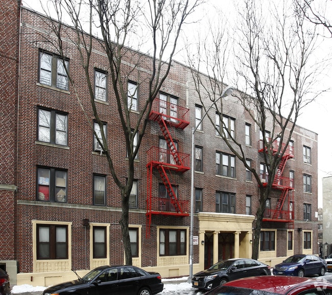 Photo - 608 Rugby Road