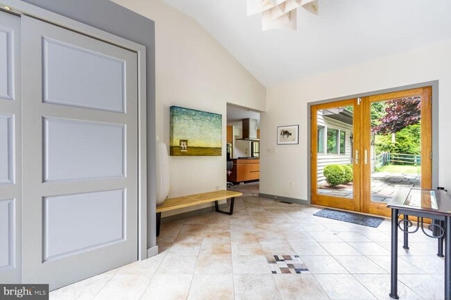 Photo - 125 Edison Furlong Rd