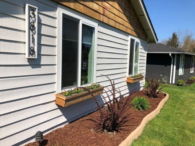 Photo - Clean Feel, Open Floorplan