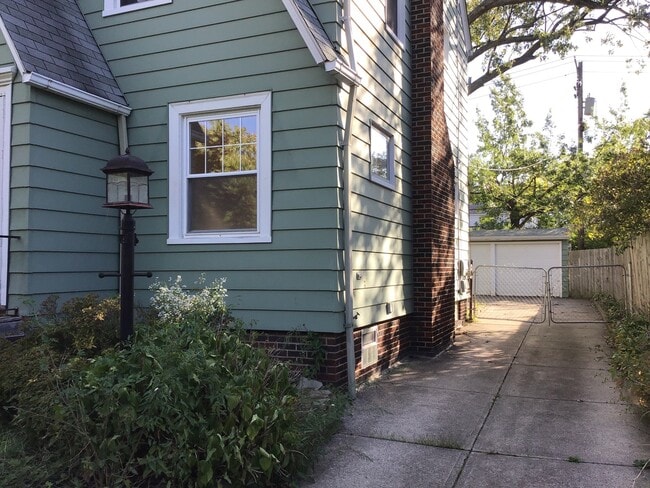 Photo - BEAUTIFUL 4 BEDROOM TUDOR STYLE HOME IN EUCLID