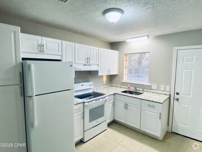Building Photo - 1925 W 27th St Rental