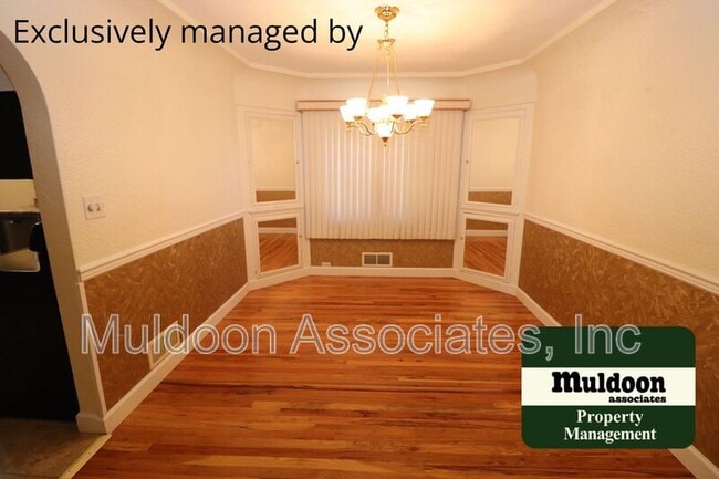 Photo - 215 Kenwood Dr