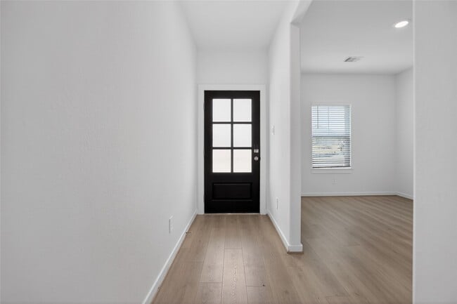 Photo - 422 Gram Hl Dr