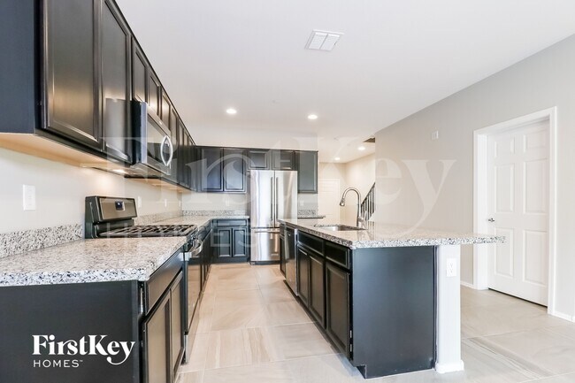 Photo - 21158 W Holly St