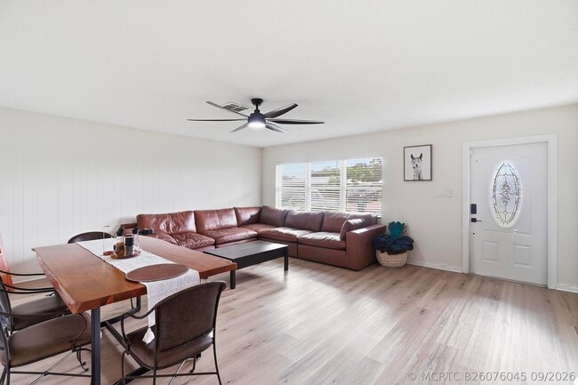 2657 Seneca Ave