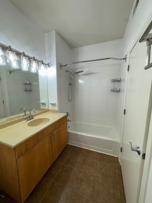 Photo - 1515 S Halsted St Unidad 313 Rental